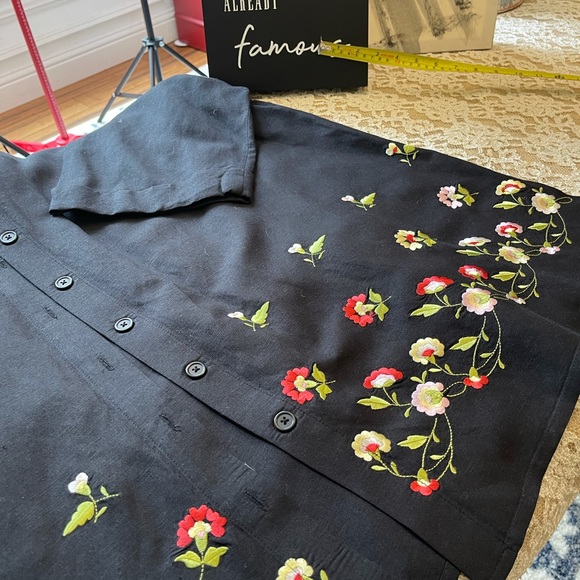 Larry Levine Black Button Down Blouse - Picture 6 of 8